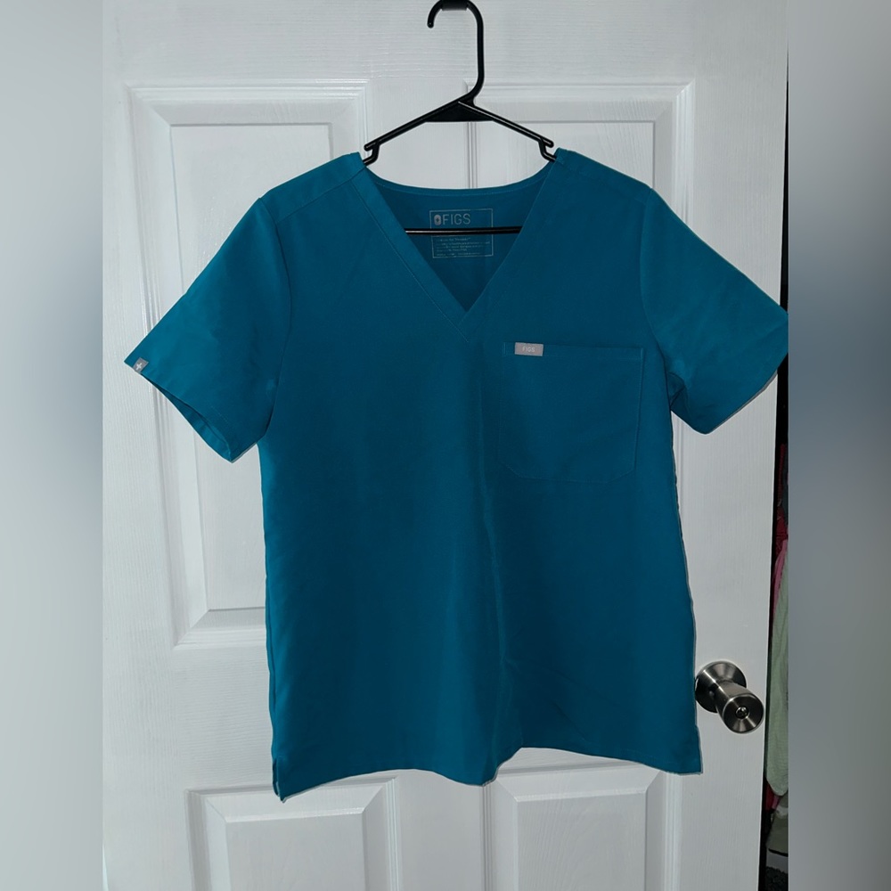 Figs pacific blue Catarina scrub top